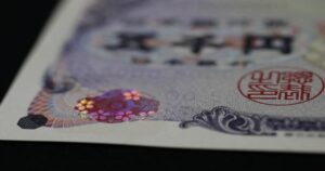 ظ62